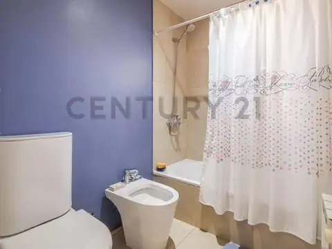 Casa 6 ambientes con 2 baños