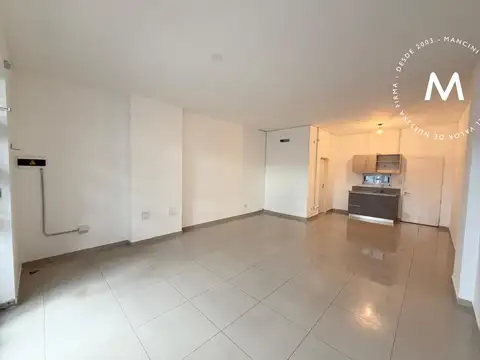 Local en alquiler con baño y patio - Villa Ballester