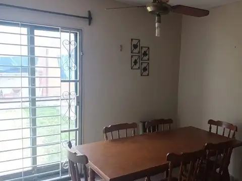 Casa 8 ambientes con 1 baño