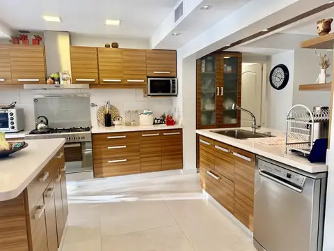 Casa en Venta en Solar Del Bosque, USD 450.000