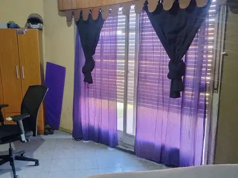 Depto Tipo Casa 6 ambientes con 2 baños