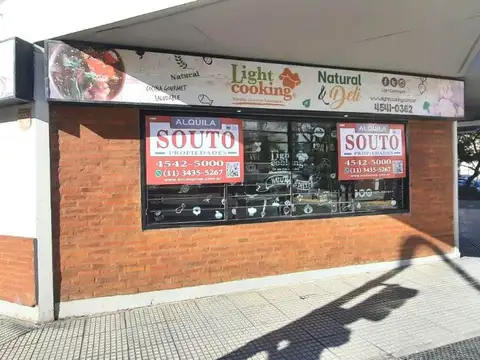 LOCAL  ESQUINA 61 M2 + SOTANO 30 M2 .EDIFICIO DE 19 AÑOS