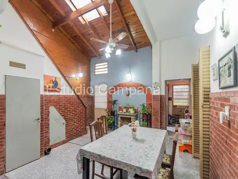 Avenida Salvador María del Carril al 3000