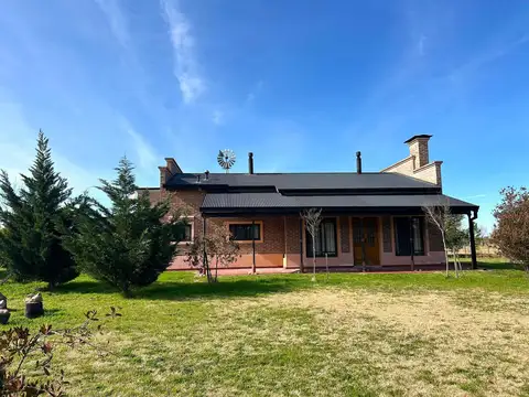 Casa quinta de 1 hectarea a la venta en mercedes