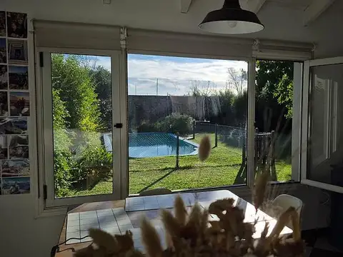 Casa en alquiler en el exclusivo barrio cerrado Tres Horquetas.