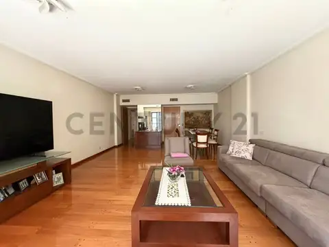 Avenida Coronel Díaz 2500, Piso 0