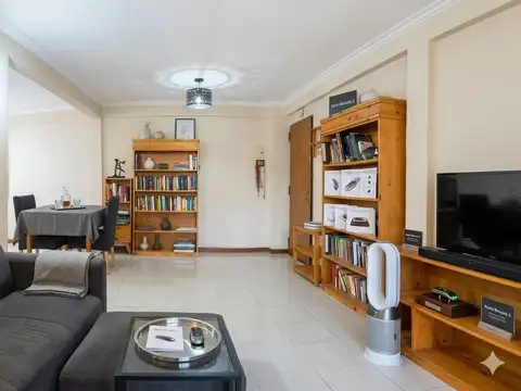 Hipólito Yrigoyen 20300, Piso PB