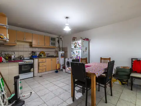 CASA DE 2 DORMITORIOS CON JARDIN EN VENTA BARRIO TRIÁNGULO