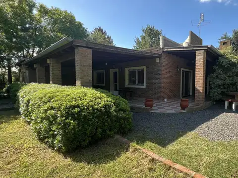 Casa Quinta de 4 amb. a la venta en Santa Anita