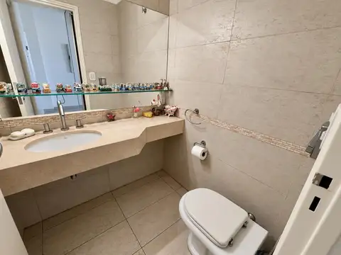 Departamento 5 ambientes con 4 baños