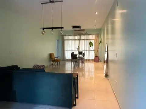 HERMOSA CASA CON PILETA EN ALQUILER EN VILLA SARITA
