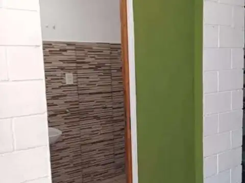 Depto Tipo Casa en Alquiler en Bernal, $ 480.000