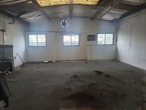 Local en Alquiler Via Pública