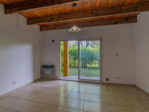 Depto Tipo Casa en Venta con 1 cocheras