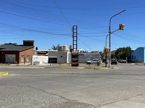 AV. BARTOLOMÉ MITRE 100