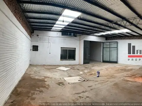 Local comercial de más de 500m² en alquiler - Santa Fé 900