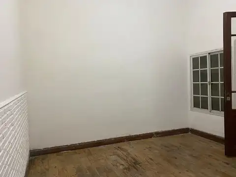 Depto Tipo Casa en Alquiler en Flores, $ 800.000