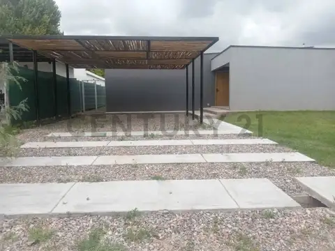 CASA EN VENTA EN BARRIO EL NEVADO – CHACRAS DE CORIA