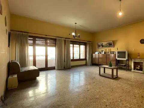 Depto Tipo Casa en Venta de 4 ambientes
