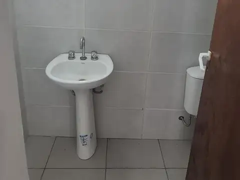Local en Alquiler en Barrio España y Hospitales, $ 1.180.000