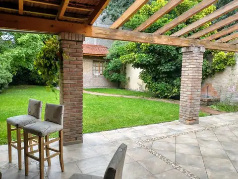 Casa 7 ambientes con 4 baños