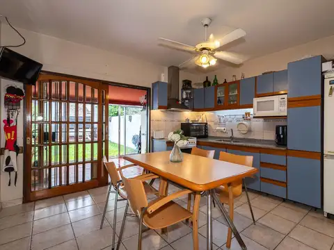 Casa 5 ambientes con 1 baño