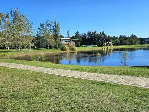 Terreno en Venta en Puerto Roldan, USD 165.000