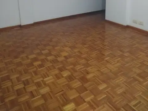 Mario Bravo 600, Piso 3