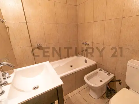 Departamento 4 ambientes con 2 baños