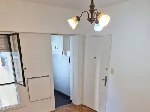 Alquiler 2 ambientes Alvarez Thomas 1800 - Lateral-Subte B