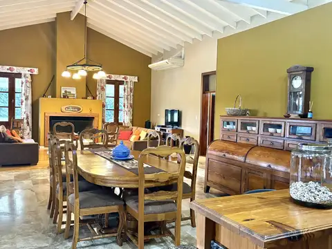 Casa en venta de 8 ambientes en Chacras del Paraná, Zarate