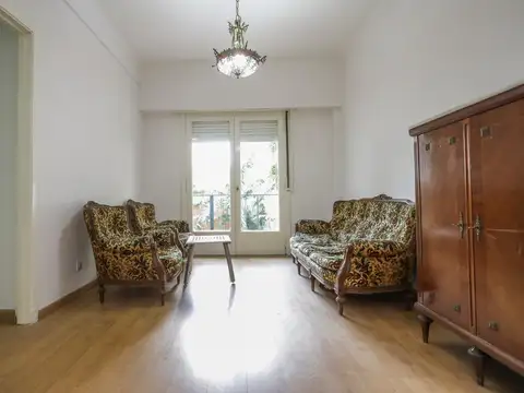 Excelente 3 ambientes con dependencia en Recoleta