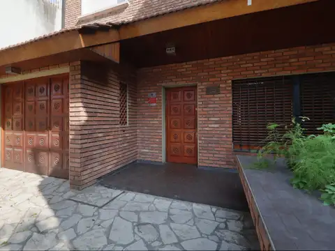 Casa 6 ambientes con 3 baños