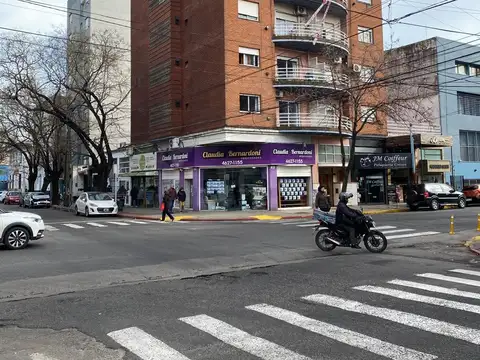 Local en Alquiler Via Pública