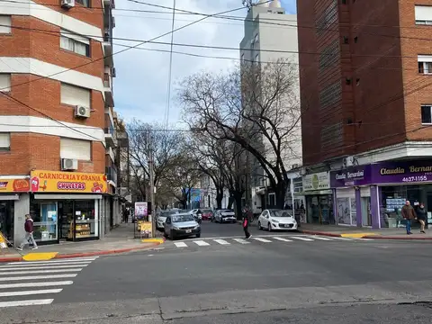 Local en Alquiler en Morón Sur, $ 2.000.000