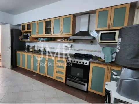 Casa 6 ambientes con 4 baños