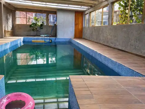 VENTA CASA 5 DORMITORIOS C/DPTO -PILETA Guaymallén