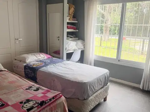 Casa de campo de 4 ambientes + Playroom sobre lote de 2881 mts2