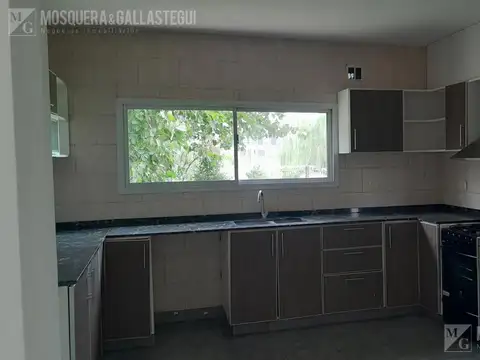 Casa en Alquiler de 3 dormitorios