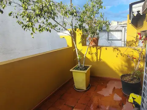 Depto Tipo Casa en Venta al Este