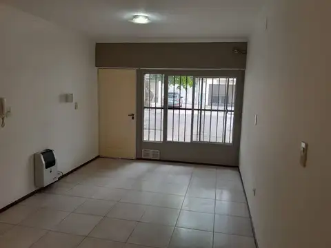 ALQUILER LOCAL COMERCIAL CALLE BELTRAN GODOY CRUZ