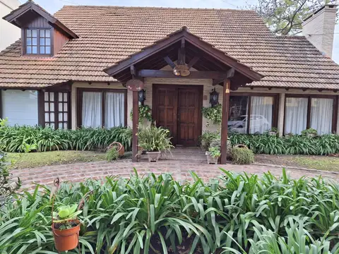 Casa en  venta en  Champagñat C.C. Pilar