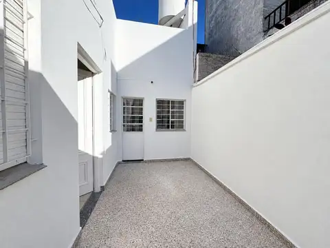 Depto Tipo Casa en Alquiler en Mataderos, $ 1.000.000