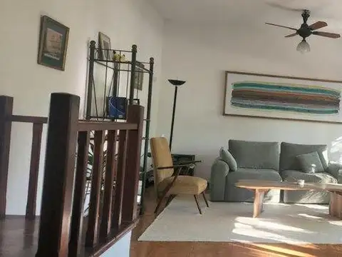 ALQUILER PH DE 4 AMBIENTES EN BAJO BELGRANO CON PATIO Y BALCON - COCHERA