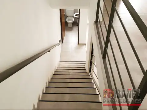 Depto Tipo Casa 3 ambientes con 2 baños