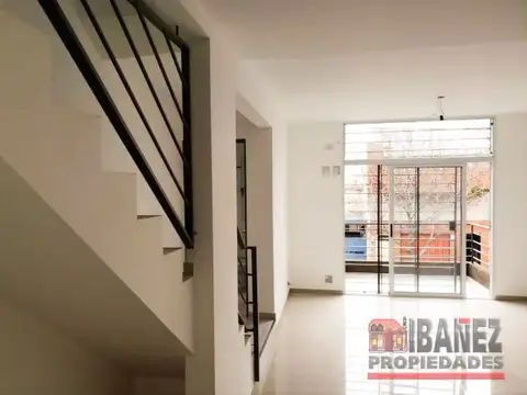 Depto Tipo Casa en Venta de 2 dormitorios