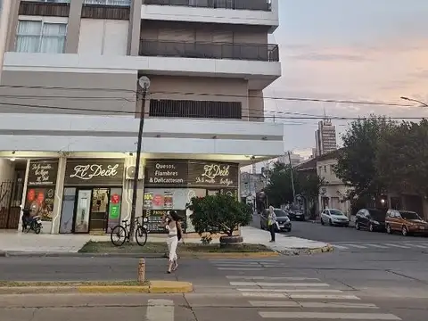 Calle 81 300