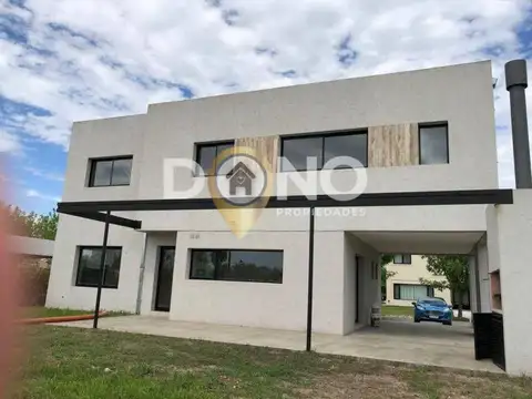 Casa 4 ambientes con 3 baños
