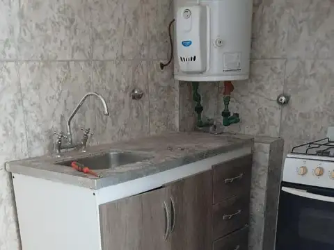 Venta Departamento Con Patio Reciclado A Metros de Pellegrini. Abasto