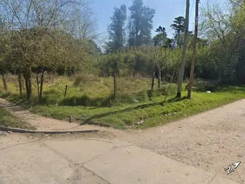 Lote con potencial comercial sobre Lamberti y Parraviccini